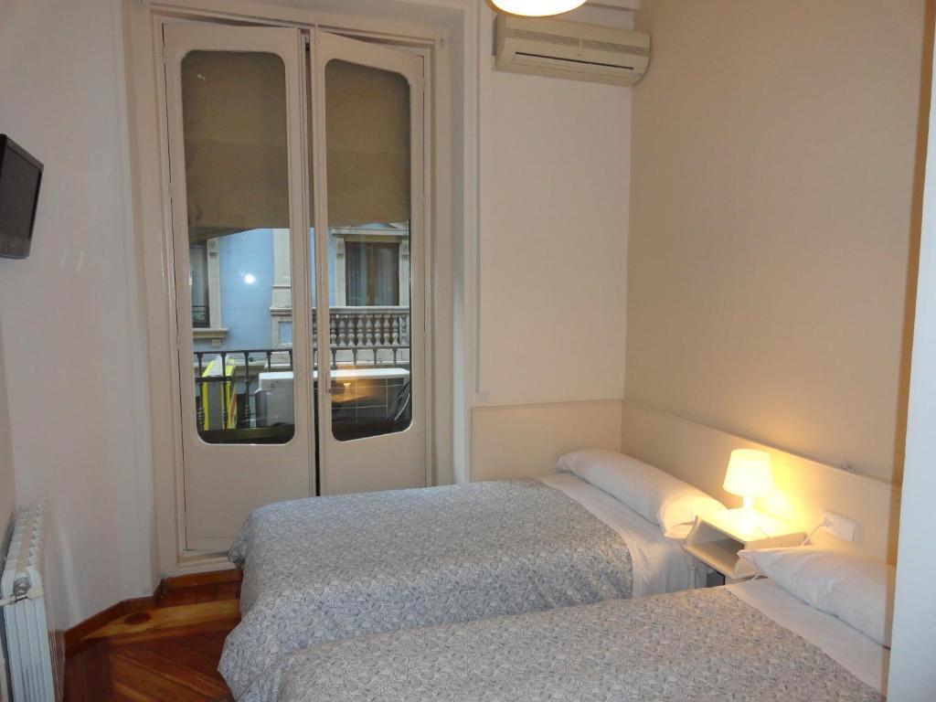 Hostal Alistana Мадрид Стая снимка