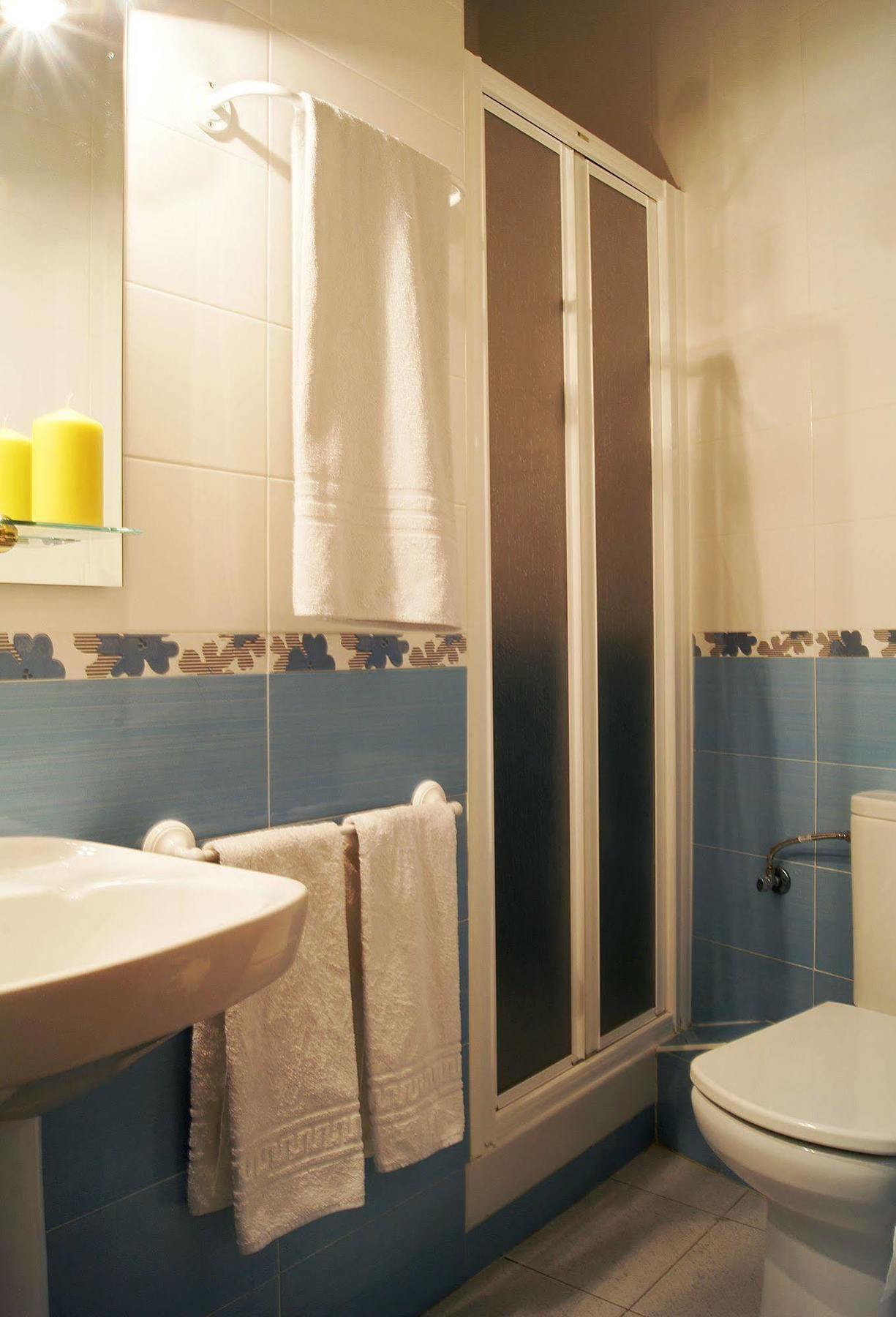 Hostal Alistana Мадрид Екстериор снимка
