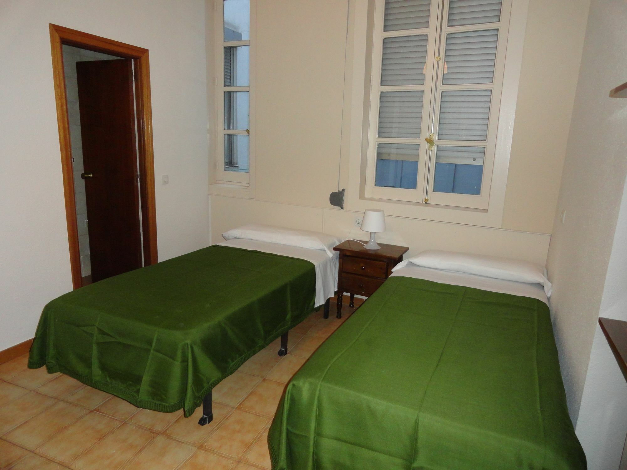 Hostal Alistana Мадрид Екстериор снимка